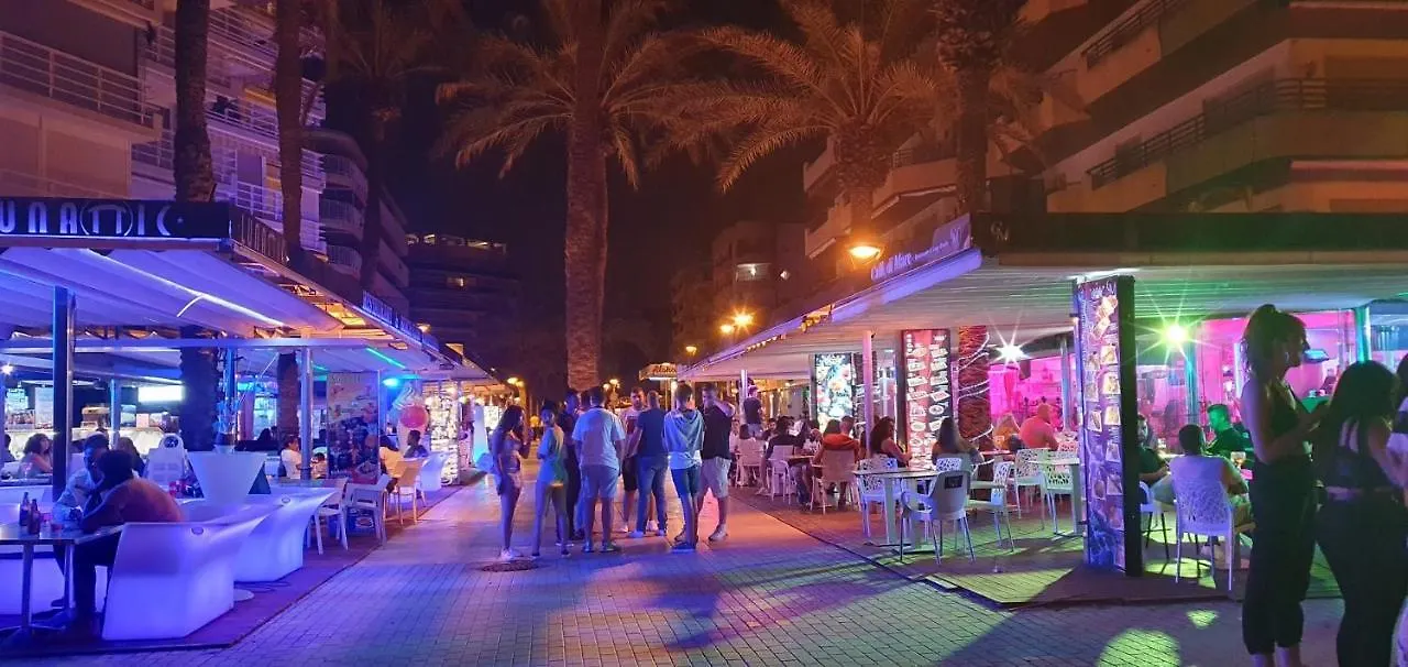 Central Park Salou Vip 0*,